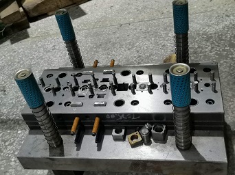 精密五金配件加工常用的沖模需要進(jìn)行什么樣的維護(hù)保養(yǎng)？